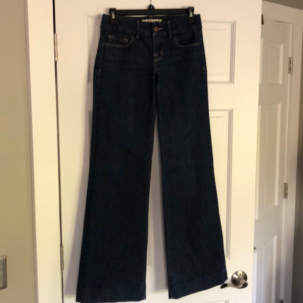 ⭐️$12 J Brand Jeans- Wider leg on bottom. Cute!
